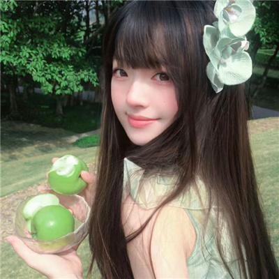追梦的黎族女娃娃